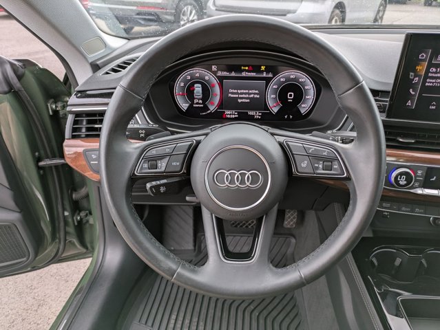 Vehicle image 16 of 28