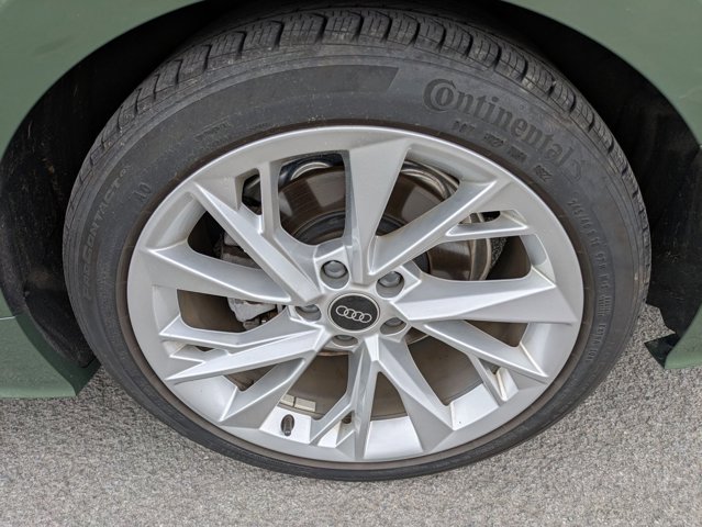 Vehicle image 7 of 28