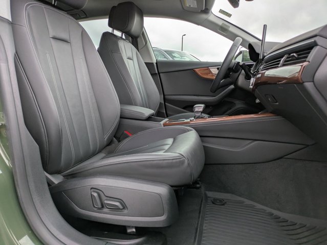 Vehicle image 11 of 28