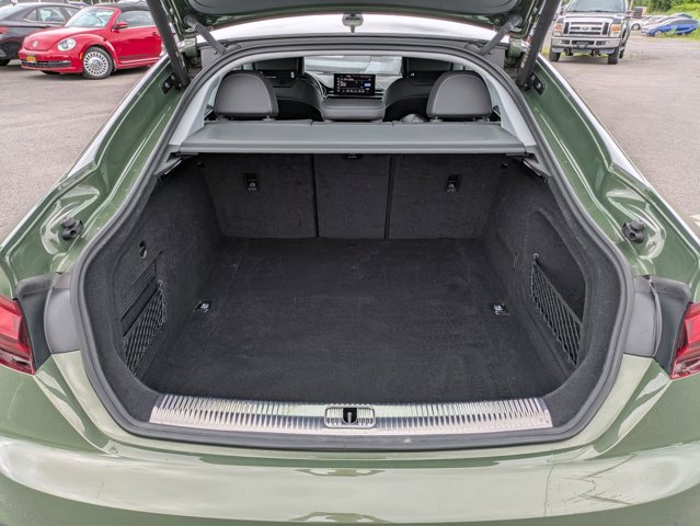 Vehicle image 8 of 28