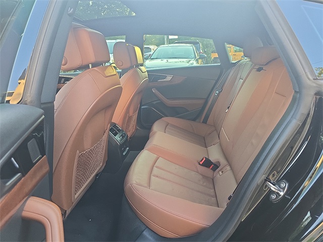 Vehicle image 10 of 30