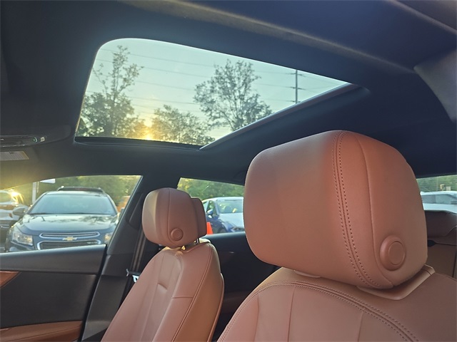 Vehicle image 12 of 30