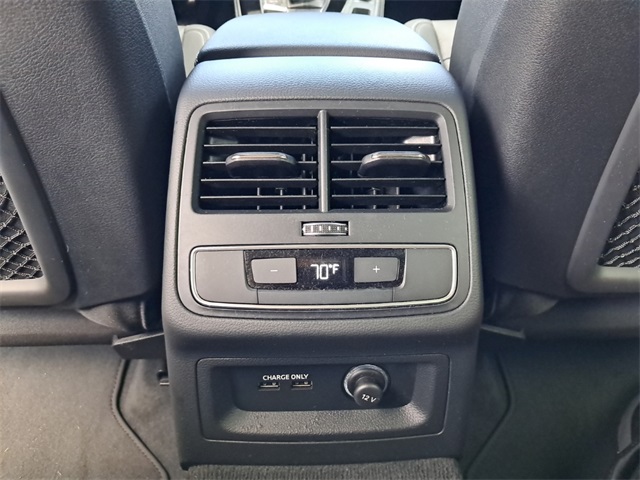 Vehicle image 26 of 27