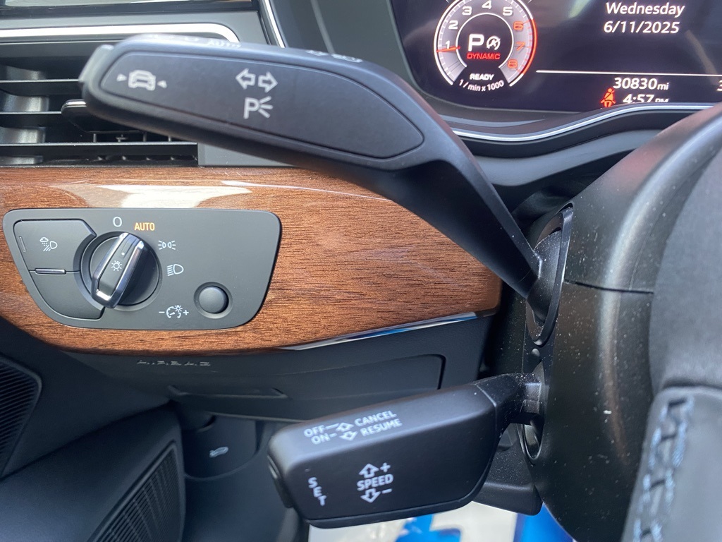 Vehicle image 22 of 51