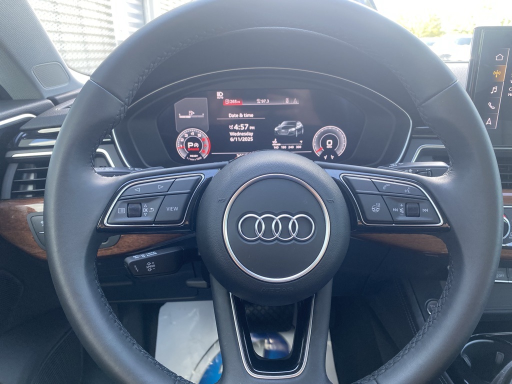 Vehicle image 21 of 51