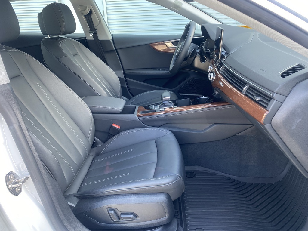 Vehicle image 15 of 51