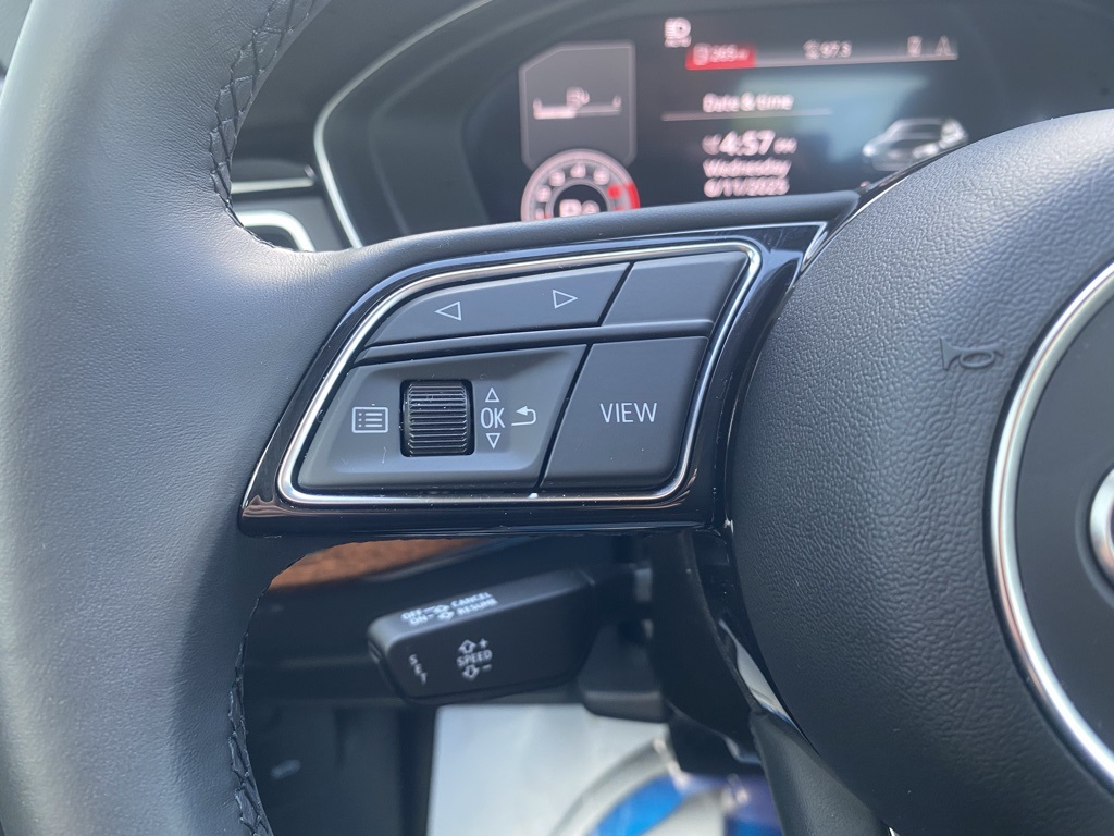 Vehicle image 23 of 51