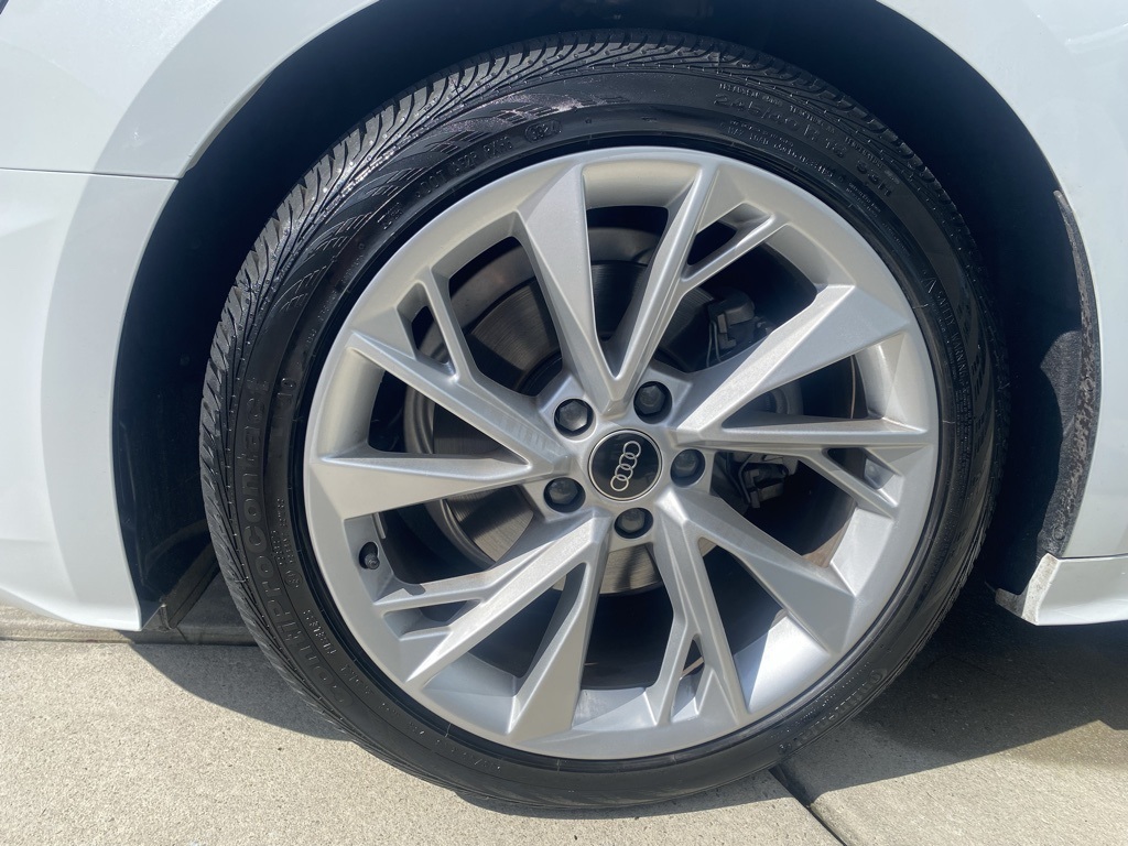 Vehicle image 7 of 51