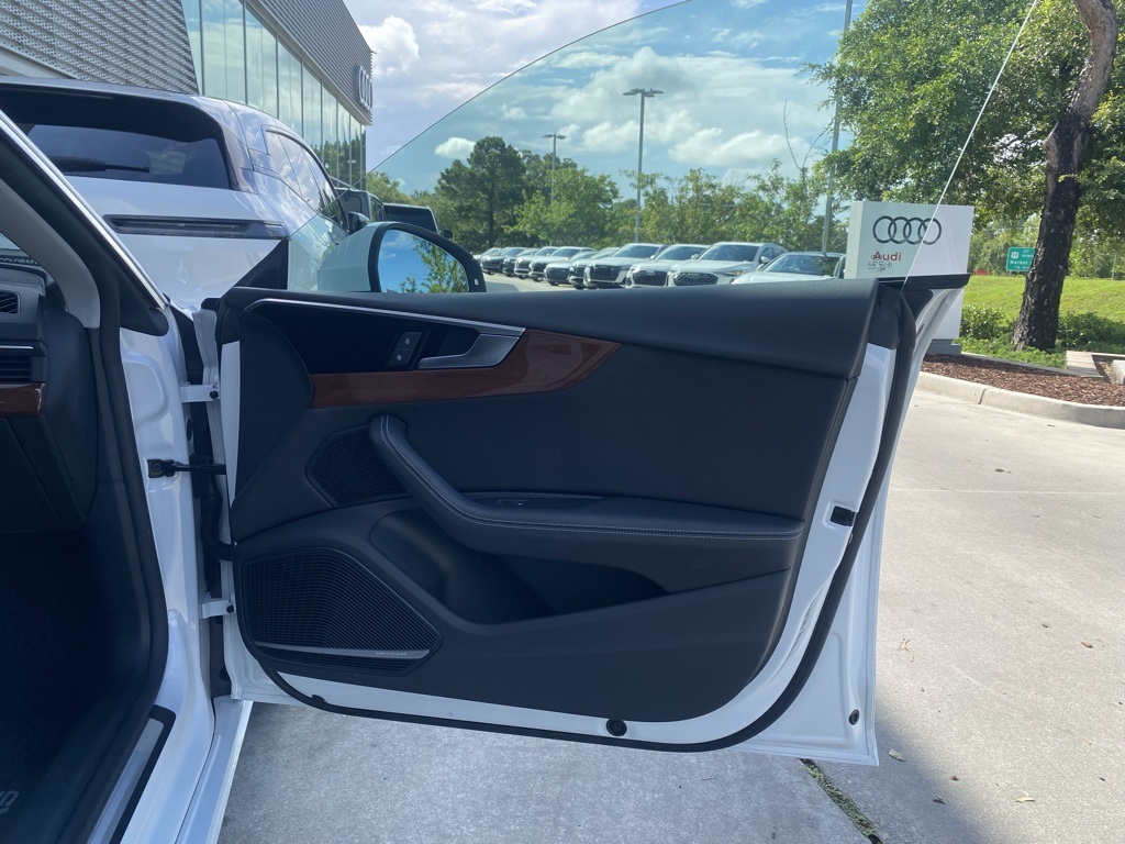 Vehicle image 16 of 51