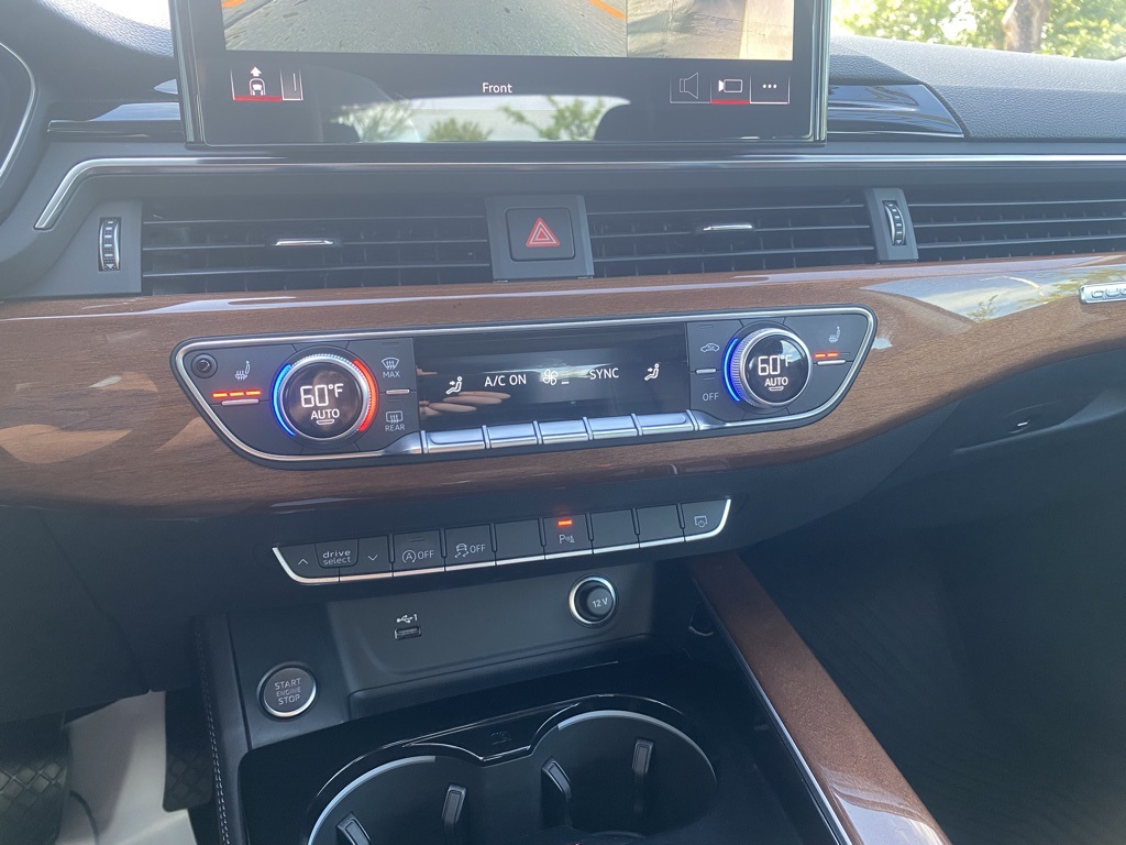 Vehicle image 31 of 51