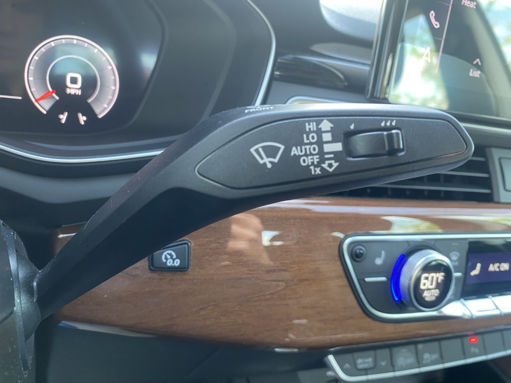 Vehicle image 25 of 51