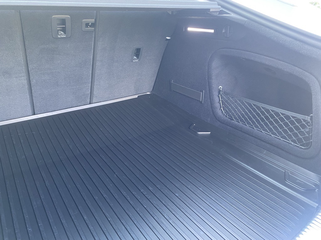 Vehicle image 49 of 51