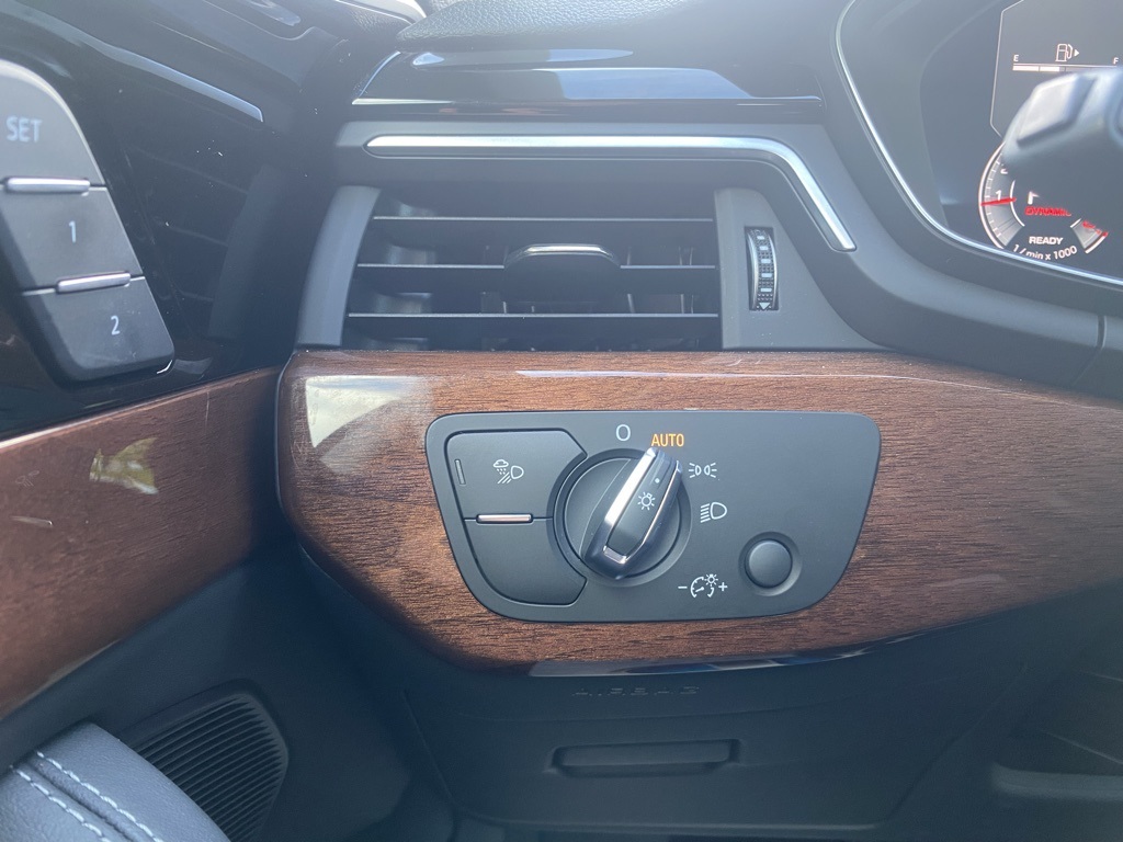 Vehicle image 20 of 51