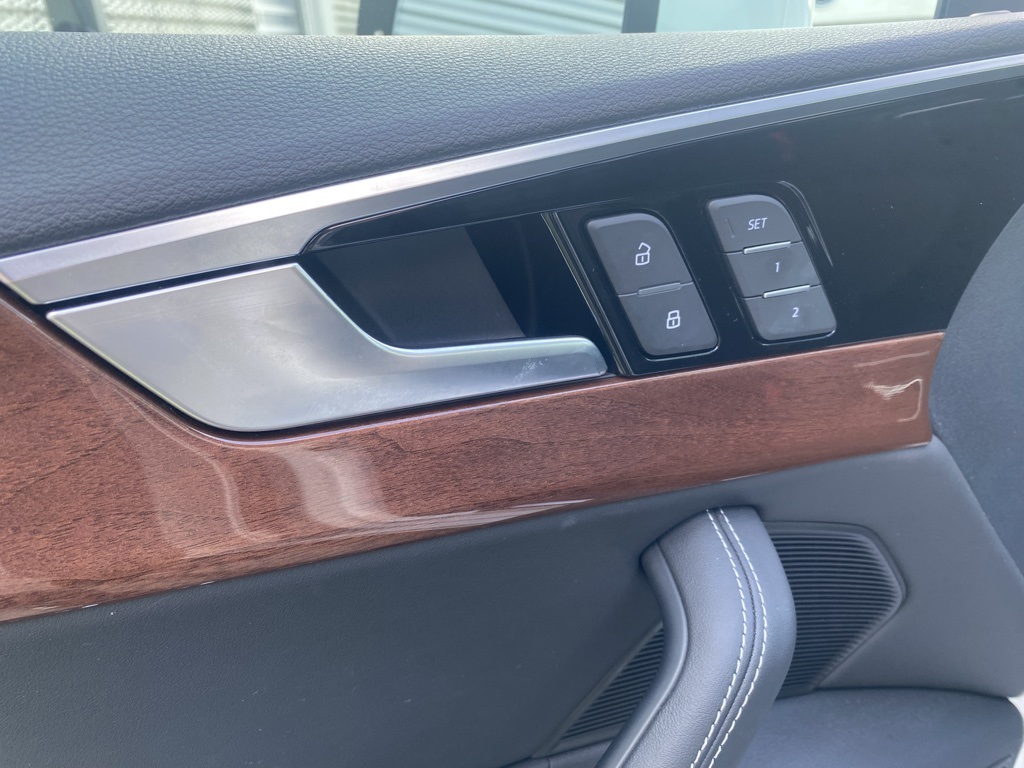 Vehicle image 18 of 51