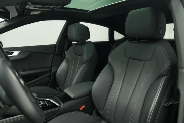Vehicle image 20 of 44