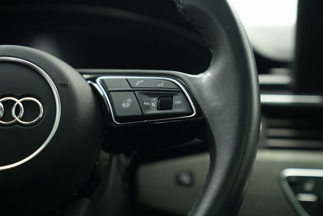 Vehicle image 27 of 44