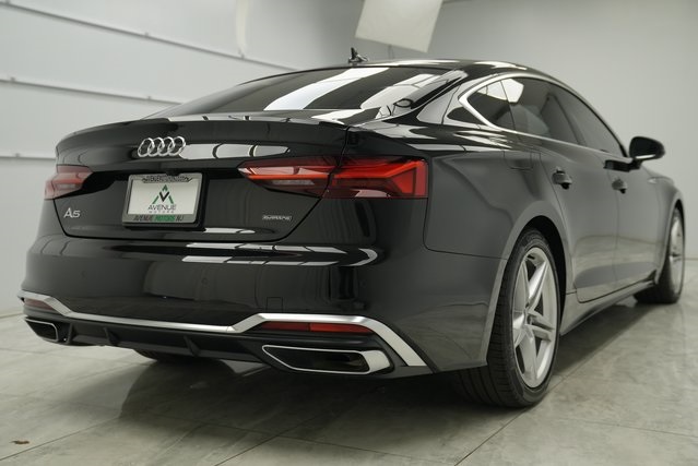 Vehicle image 7 of 44