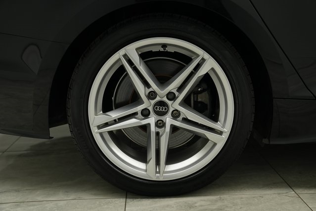 Vehicle image 41 of 44