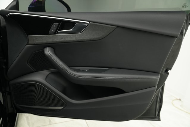 Vehicle image 18 of 44