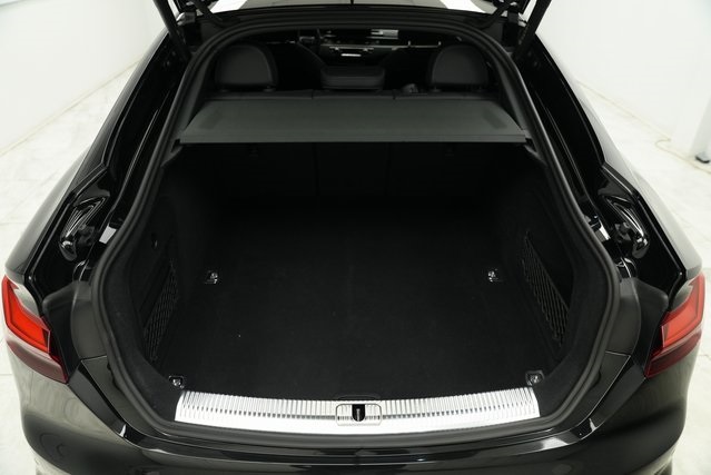 Vehicle image 11 of 44
