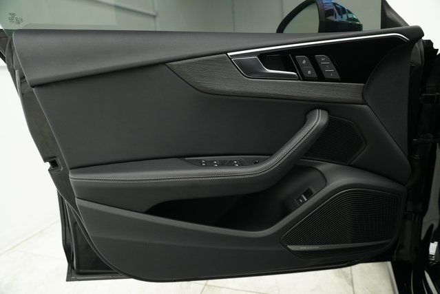 Vehicle image 15 of 44