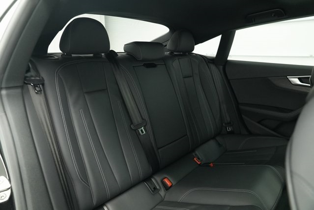 Vehicle image 36 of 44