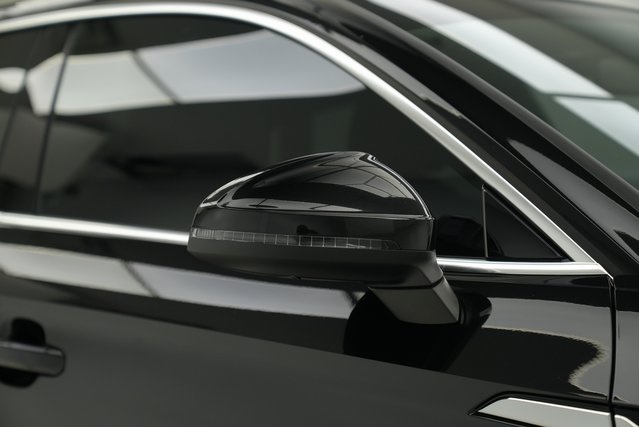 Vehicle image 12 of 44