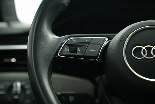 Vehicle image 26 of 44