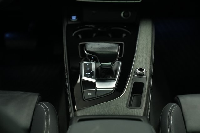 Vehicle image 29 of 44