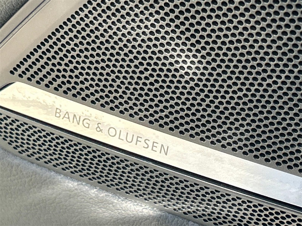 Vehicle image 28 of 39