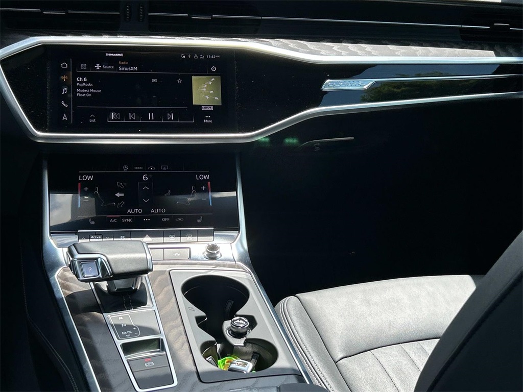 Vehicle image 33 of 39