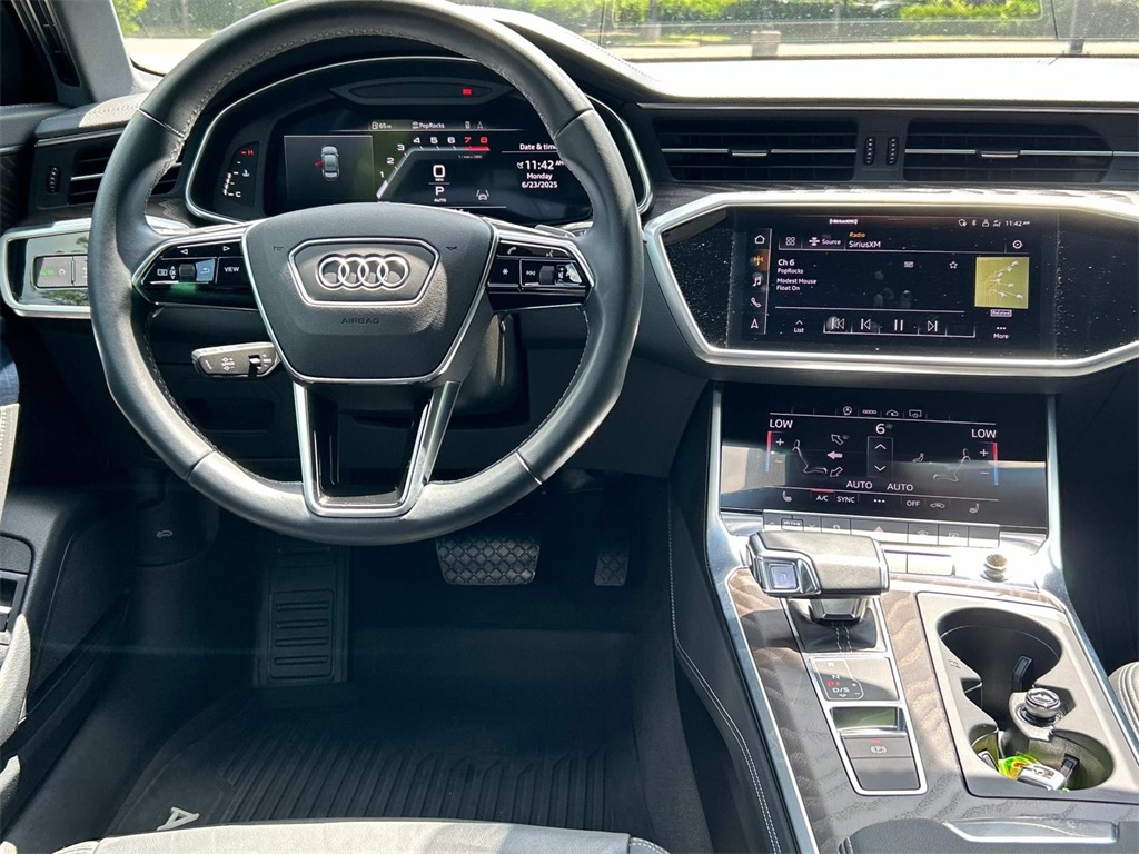 Vehicle image 14 of 39