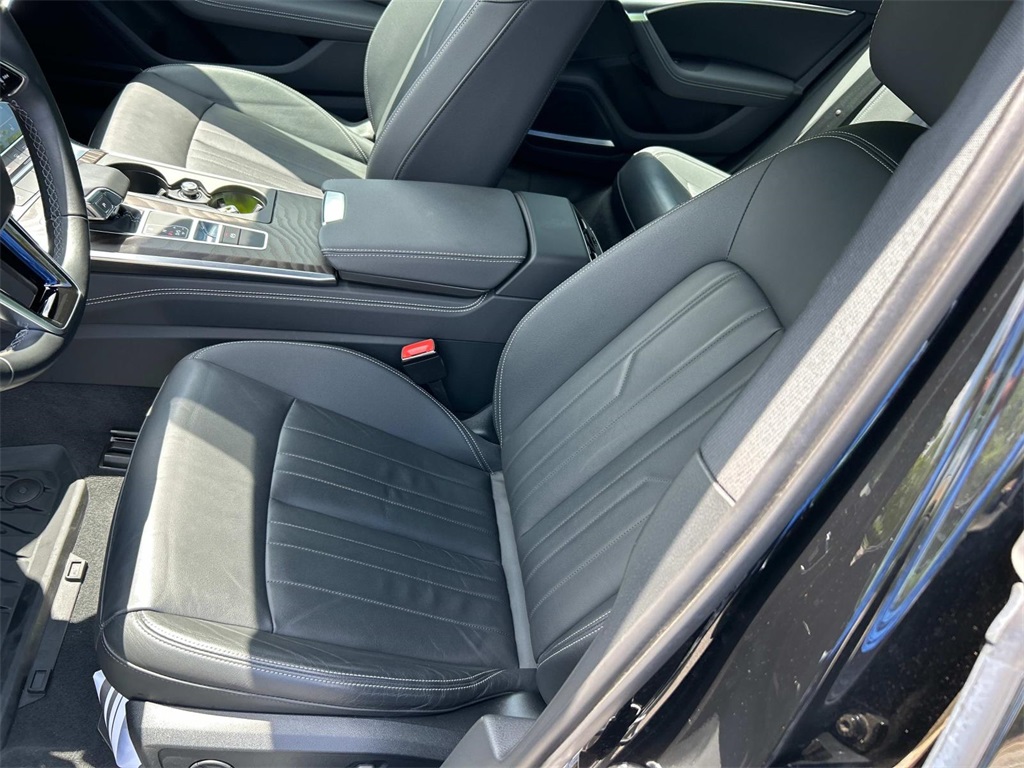 Vehicle image 11 of 39