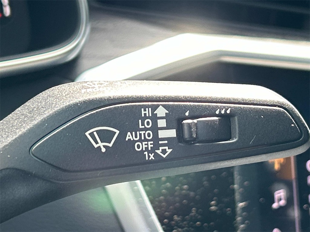 Vehicle image 29 of 39