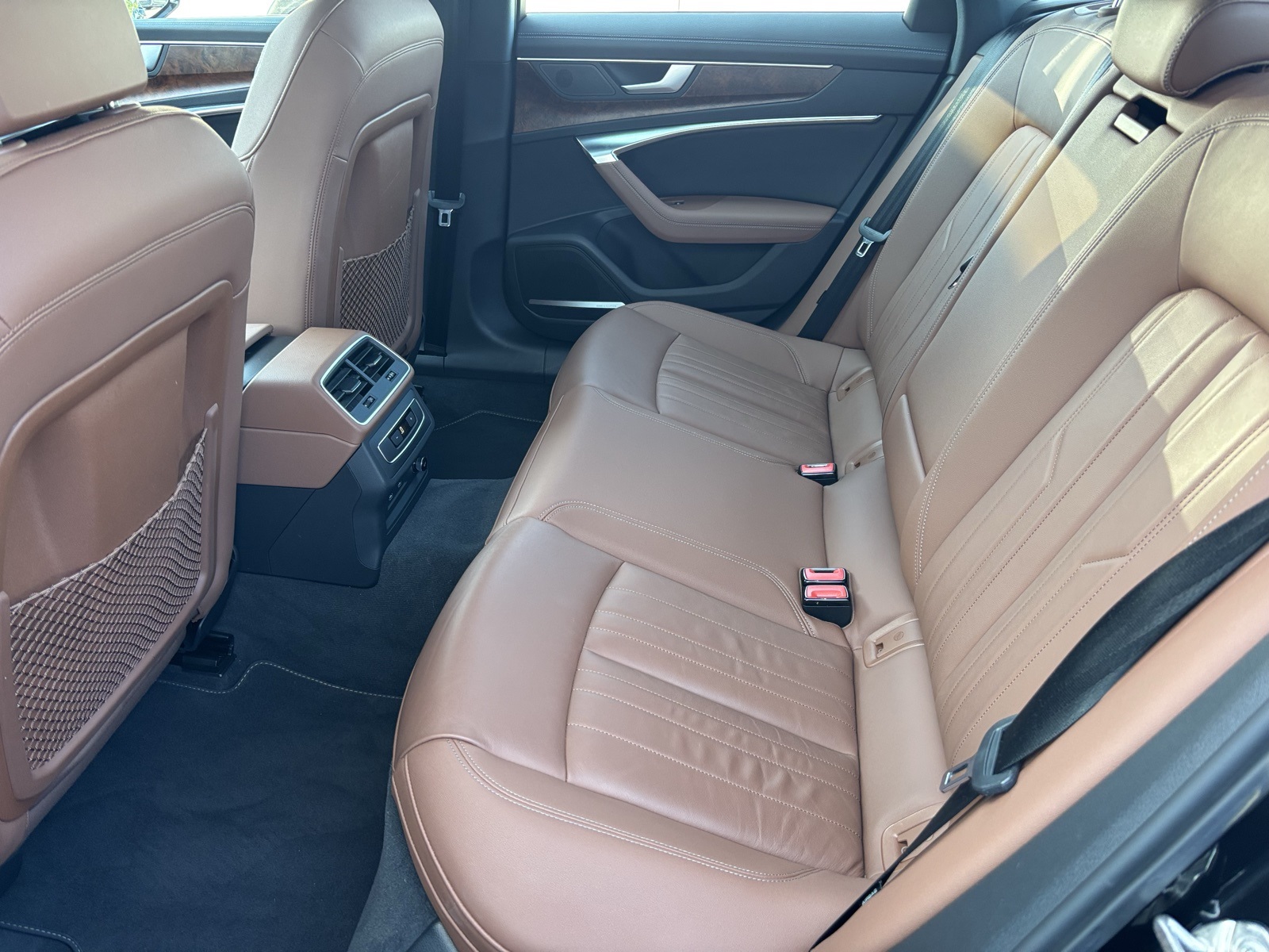 Vehicle image 11 of 27
