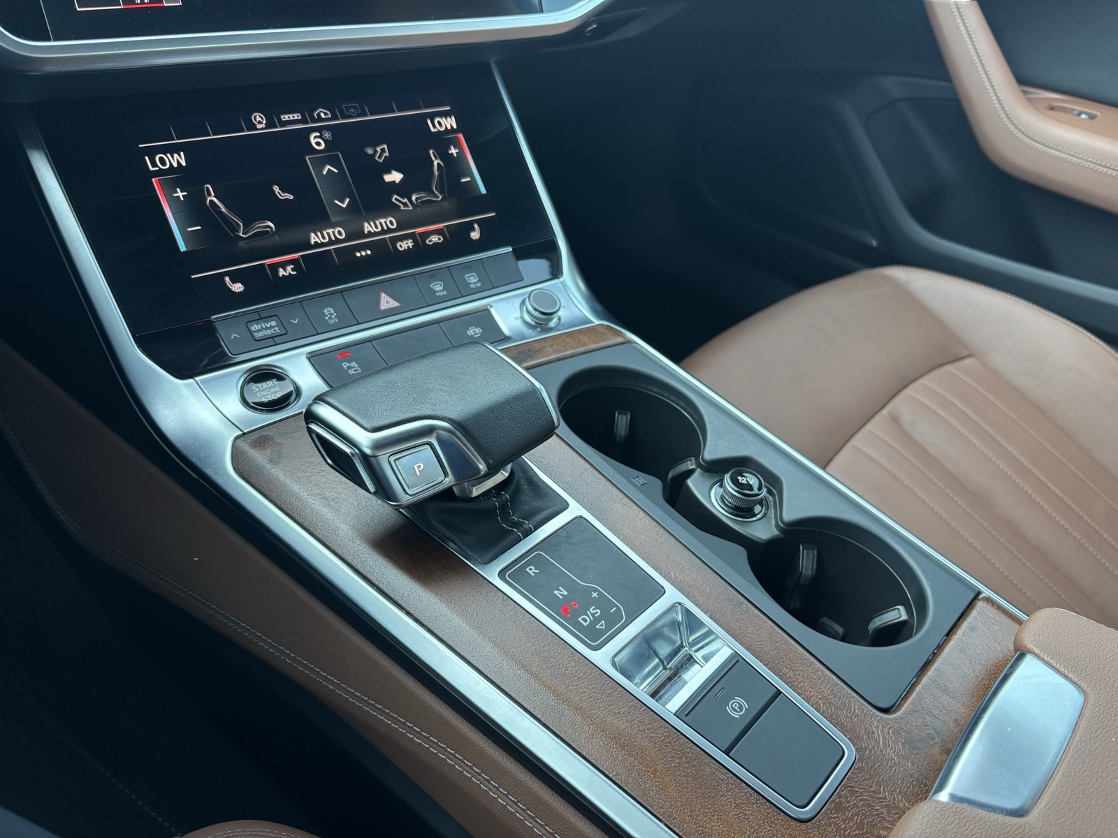 Vehicle image 18 of 27