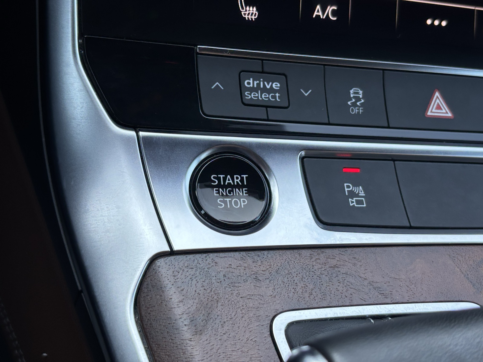 Vehicle image 20 of 27