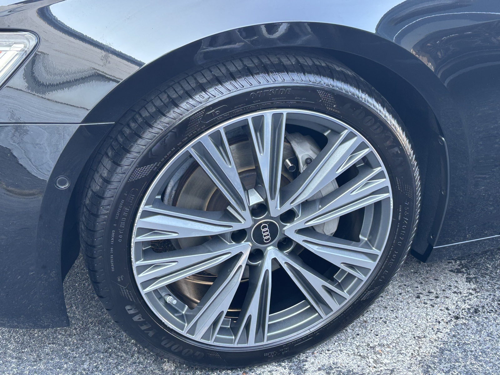Vehicle image 8 of 27