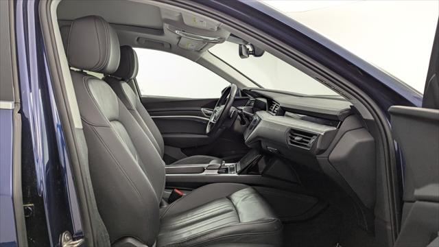 2022 Audi e-tron Premium Image 14 of 36