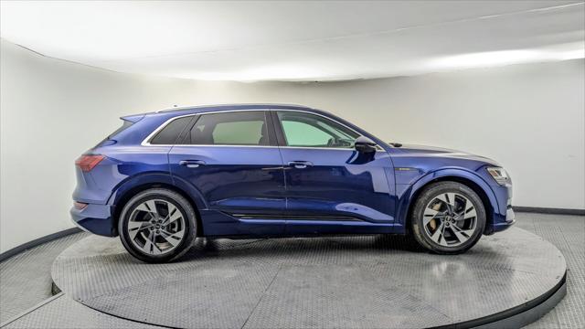 2022 Audi e-tron Premium Image 5 of 36