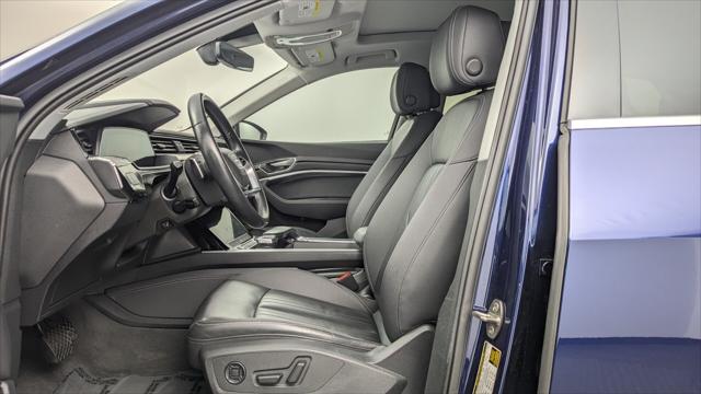 2022 Audi e-tron Premium Image 13 of 36