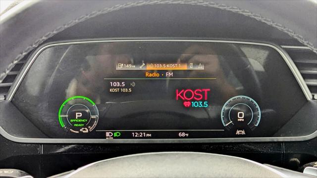 2022 Audi e-tron Premium Image 19 of 36