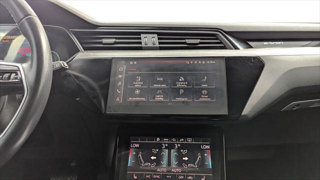 2022 Audi e-tron Premium Image 25 of 36