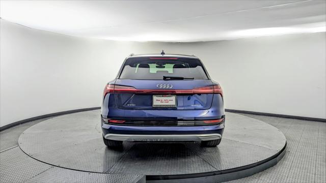 2022 Audi e-tron Premium Image 7 of 36