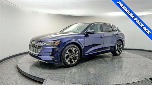 2022 Audi e-tron Premium Image 2 of 36