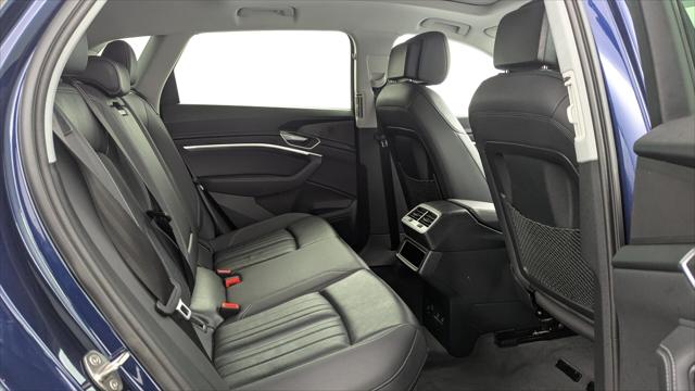 2022 Audi e-tron Premium Image 12 of 36
