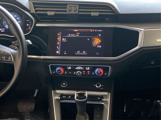 Vehicle image 14 of 45
