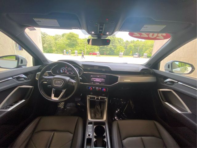 Vehicle image 27 of 45