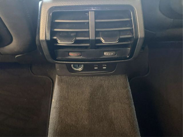 Vehicle image 19 of 45