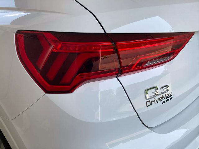 Vehicle image 25 of 45